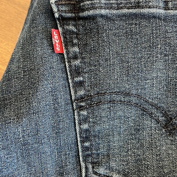 Levi’s 541 Jeans - Picture 3 of 5